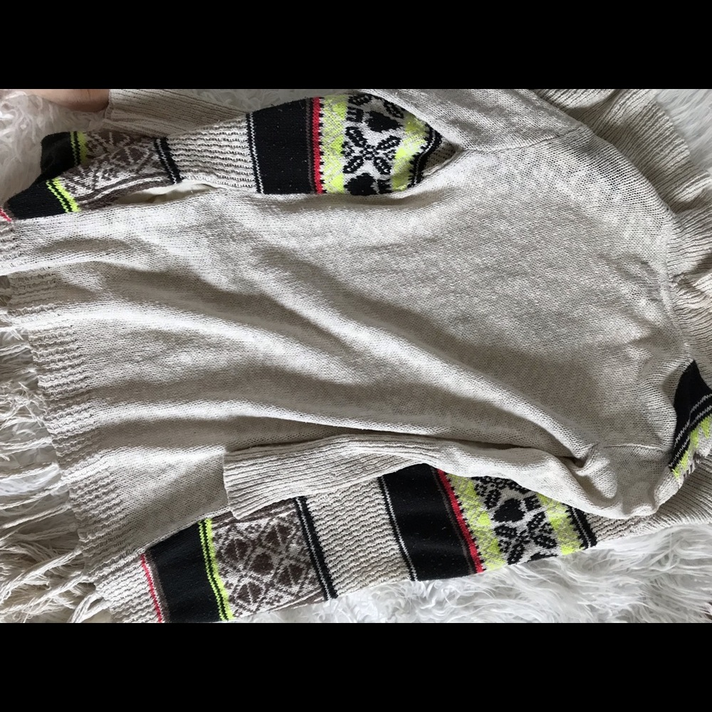 Sweater. - Picture 4 of 5